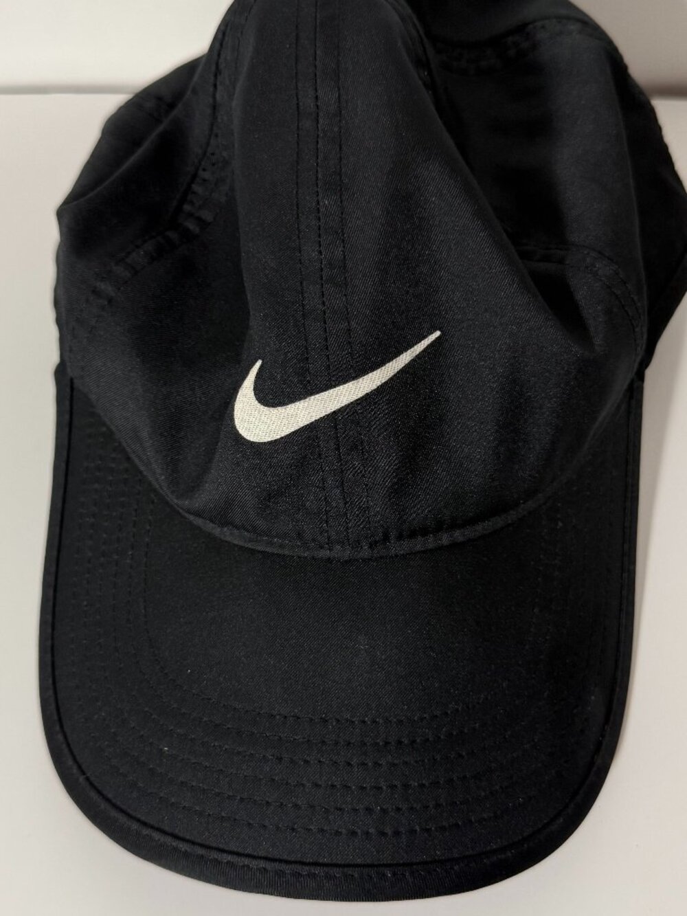 Nike Featherlight Dri-FIT Hat Black Adjustable Running Cap Lightweight